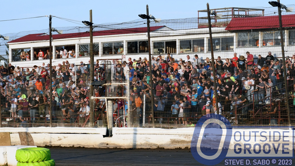 Grandview Speedway: Back to the ’90s Fills Stands