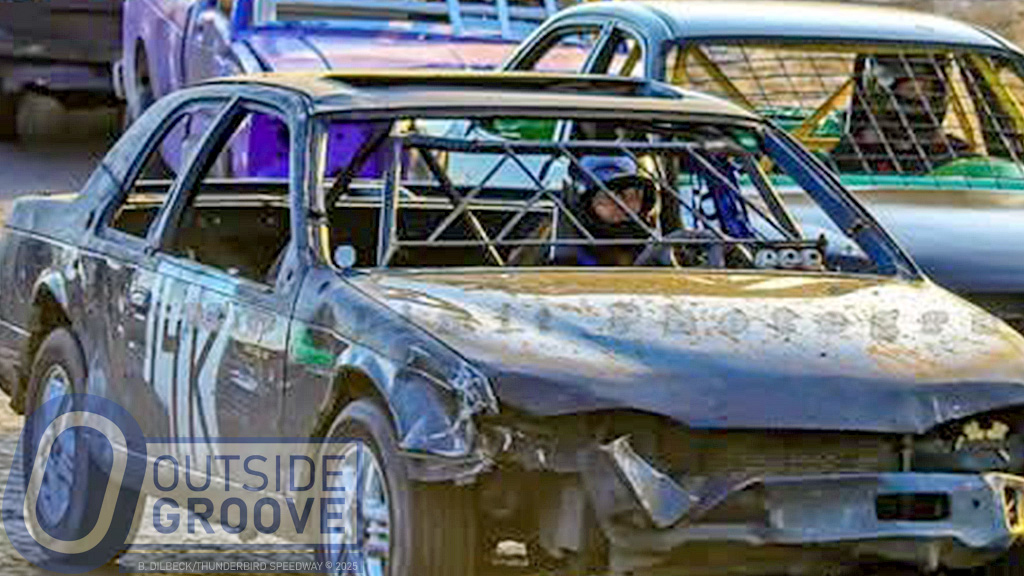 Thunderbird Speedway: Battle of the Banks