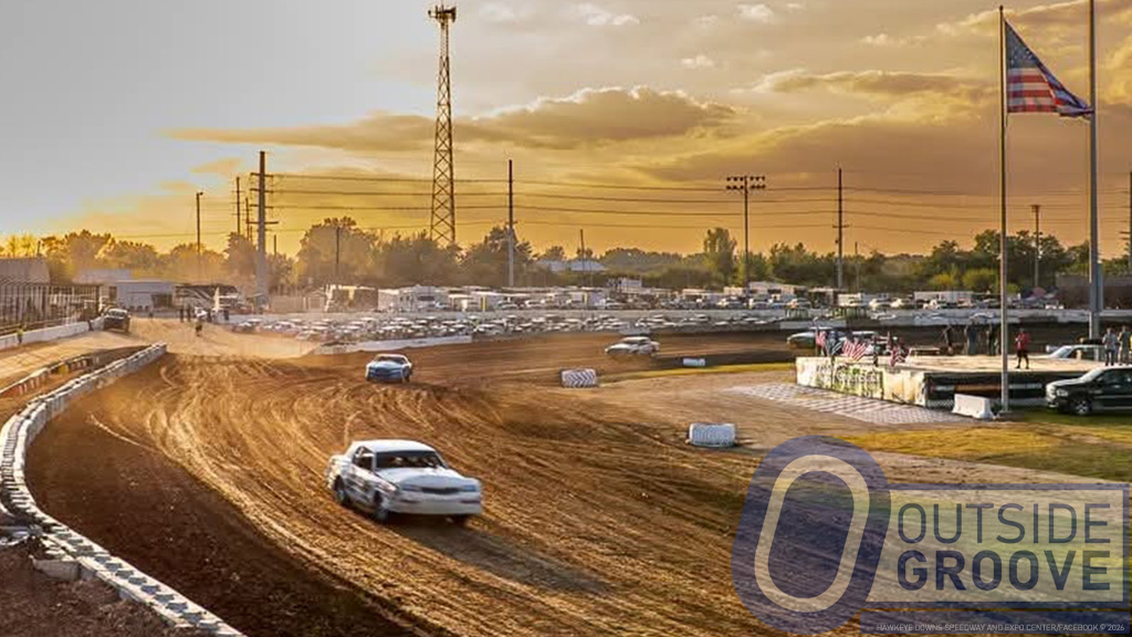 Hawkeye Downs Speedway Returns to Its Roots with Dirt